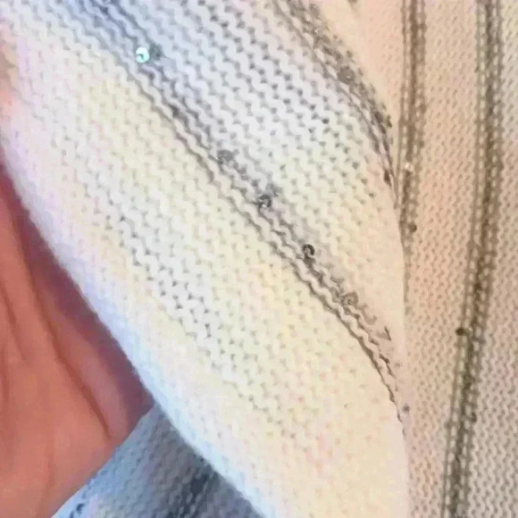 White Boho sweater with fringe. Sequin detail Dolman sleeves. - Picture 9 of 12